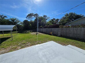 5968 SE Avalon Dr in Stuart, FL - Building Photo - Building Photo