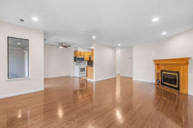 25 2nd St