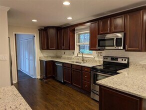 3036 Hudson Ct in Decatur, GA - Building Photo - Building Photo