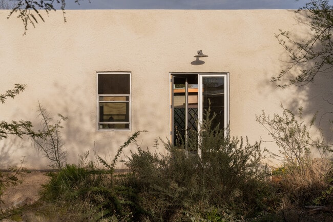 property at 2501 E Edison St