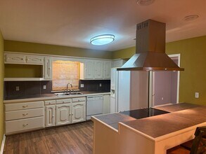 11912 Lake Lery Ave in Baton Rouge, LA - Building Photo - Building Photo