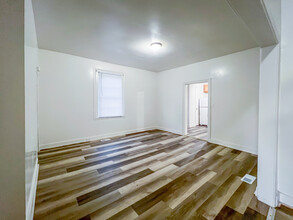 1318 W Washington St in Petersburg, VA - Foto de edificio - Building Photo