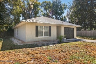 411 Pearl St in Green Cove Springs, FL - Building Photo - Building Photo