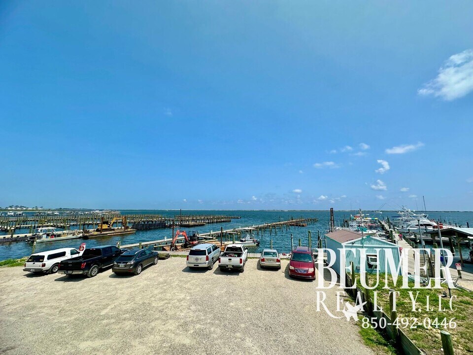 10115 Sinton Dr in Pensacola, FL - Building Photo