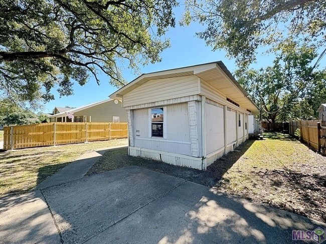 429 Ave A, Unit 0508 in Port Allen, LA - Building Photo - Building Photo