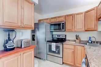 1007 Green Pine Blvd in West Palm Beach, FL - Building Photo - Building Photo