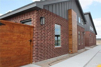 1000 hidden hills street-Unit -3 in Mission, TX - Building Photo - Building Photo