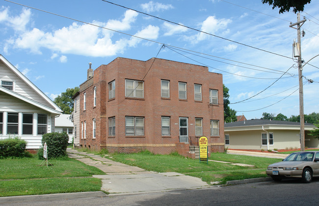 Droukas Court in Des Moines, IA - Building Photo - Building Photo