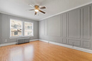 428 W Wellington Ave, Unit #204 in Chicago, IL - Building Photo