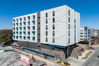 Zilker Studios in Austin, TX - Foto de edificio - Primary Photo