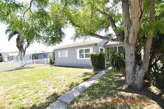 872 51st Ave N in St. Petersburg, FL - Building Photo - Building Photo