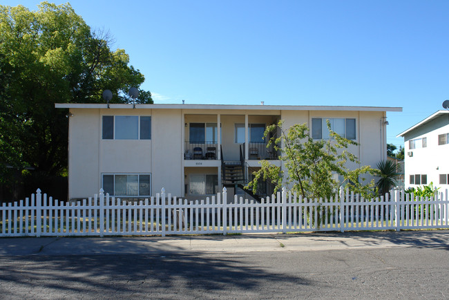 3370 Lerwick Rd in Sacramento, CA - Foto de edificio - Building Photo