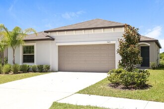 5421 Rainwood Meadows Dr in Apollo Beach, FL - Building Photo - Building Photo