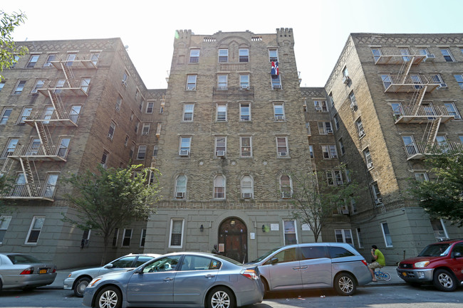 514 W 211th St in New York, NY - Foto de edificio - Building Photo