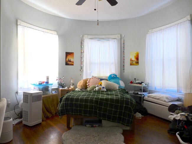 17 Carmel St, Unit 3 in Boston, MA - Foto de edificio - Building Photo