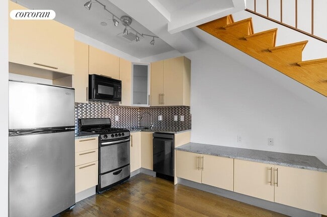 230 16th St in Brooklyn, NY - Building Photo - Building Photo