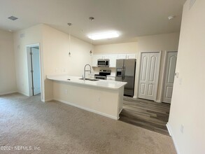 4958 Key Lime Dr-Unit -105 in Jacksonville, FL - Building Photo - Building Photo