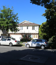 319 N Kenwood St in Glendale, CA - Foto de edificio - Building Photo