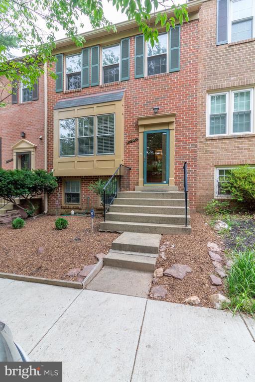 property at 4796 Gainsborough Dr