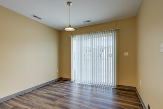 Clark Commons in Flint, MI - Building Photo - Interior Photo