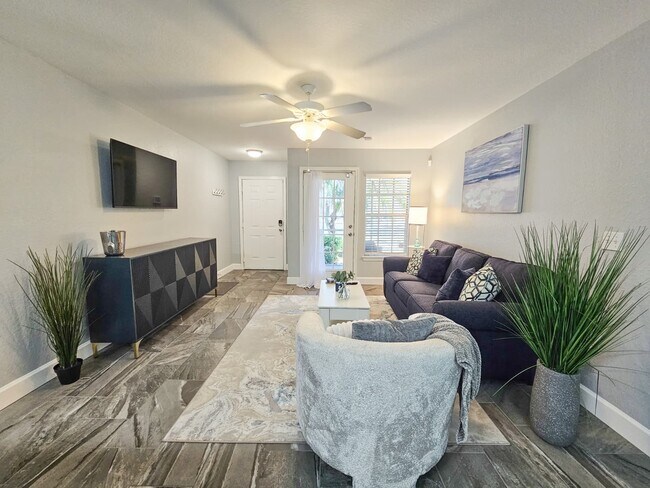 8923 Manor Loop, Unit 106 Lakewood Retreat in Lakewood Ranch, FL - Foto de edificio - Building Photo