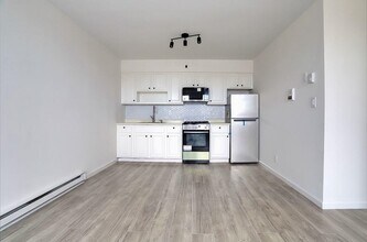 502 Central Ave in Jersey City, NJ - Building Photo - Building Photo