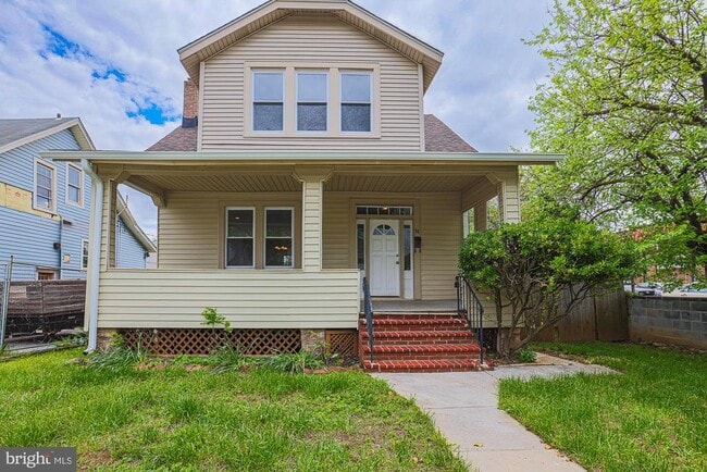 property at 11 Irving Pl