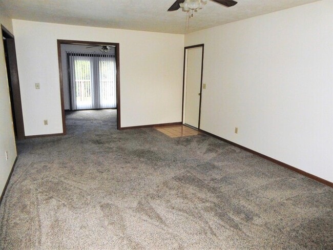 1627 Country Walk Ct in Terre Haute, IN - Building Photo - Building Photo