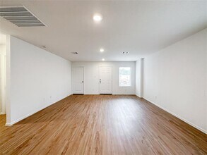 2438 Colina Crk in Conroe, TX - Building Photo - Building Photo