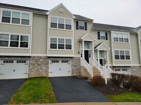 647 Winding Ln in Harrisburg, PA - Building Photo