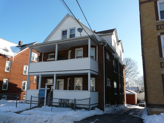 109 Clark St in New Britain, CT - Building Photo - Building Photo