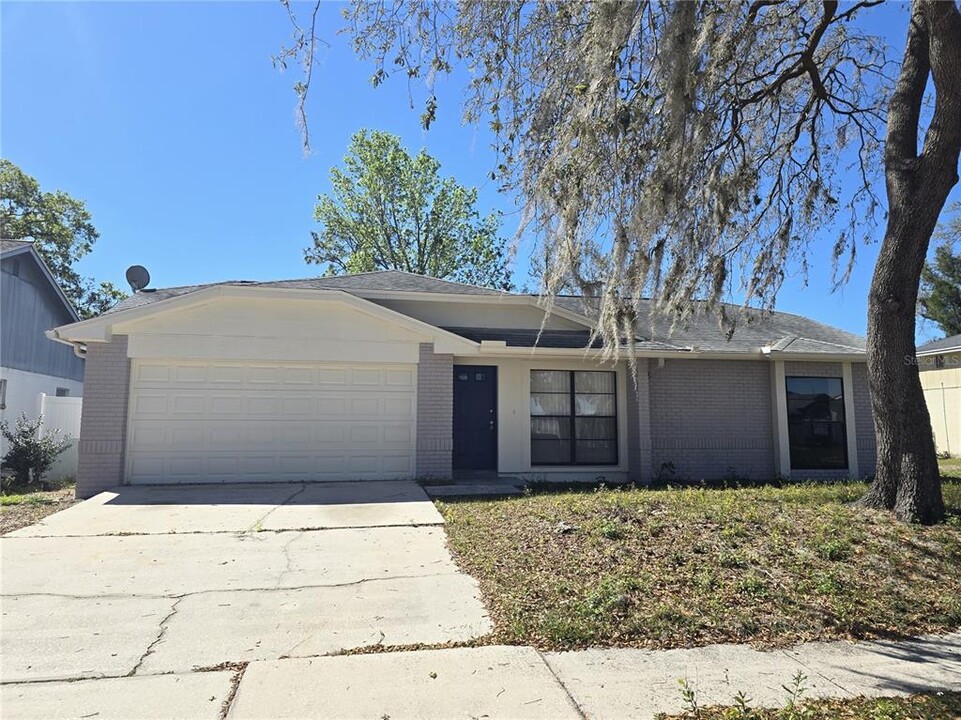 12109 Clearbrook Ct in Riverview, FL - Building Photo