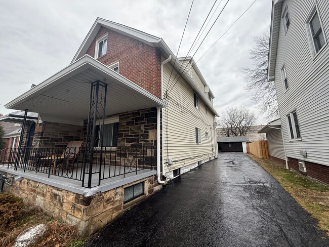 1405 Sheffield Rd in South Euclid, OH - Building Photo - Building Photo