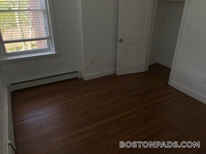 310 Tappan St, Unit 4 in Brookline, MA - Foto de edificio - Building Photo