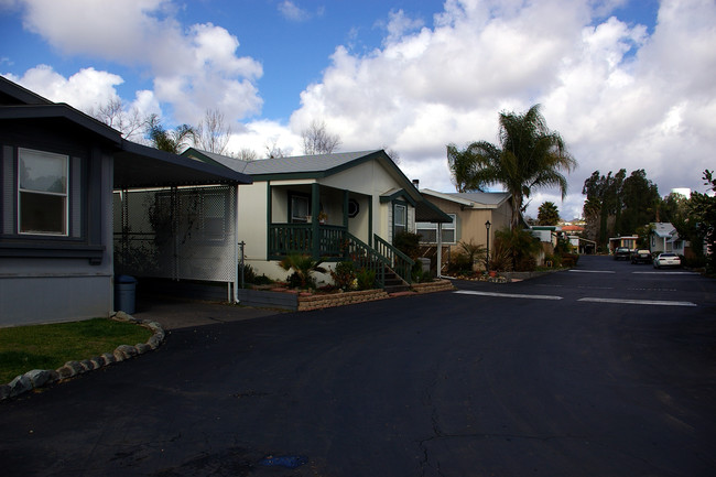 Heart O the Hills in El Cajon, CA - Foto de edificio - Building Photo