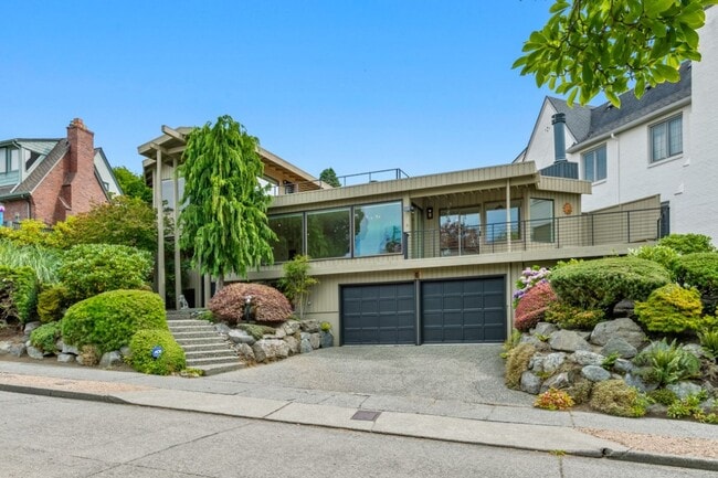 property at 2558 Constance Dr W