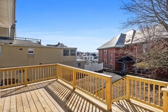 20 Beacon St in Gloucester, MA - Foto de edificio - Building Photo