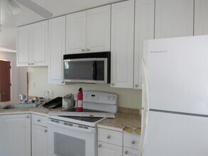209 Cleveland Ave in Cocoa Beach, FL - Building Photo - Building Photo