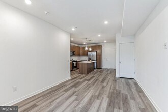 5801 Ridge Ave in Philadelphia, PA - Building Photo - Building Photo