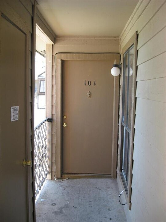 10601 South Dr in Houston, TX - Building Photo