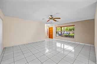 721 Newcastle St in Boca Raton, FL - Building Photo - Building Photo