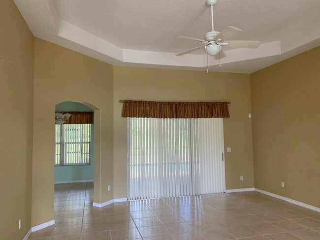 12934 Colonnade Cir