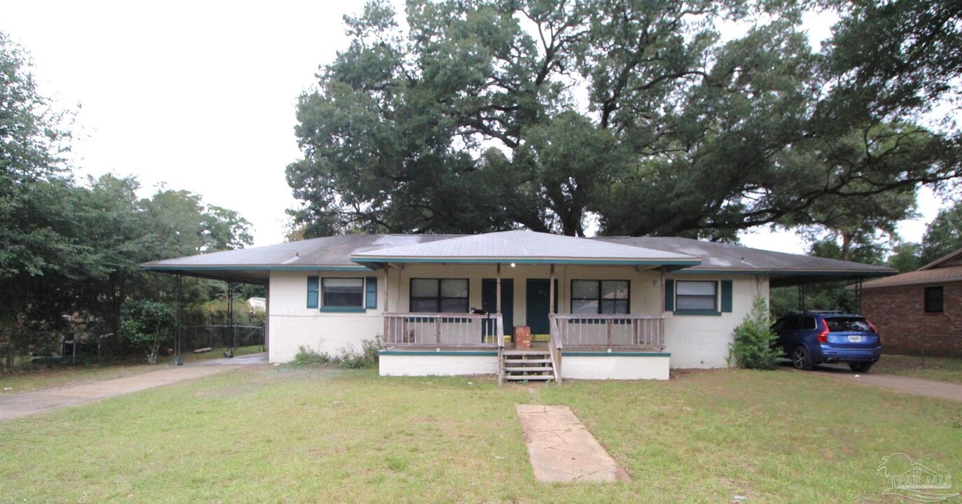 701 N 72nd Ave in Pensacola, FL - Building Photo