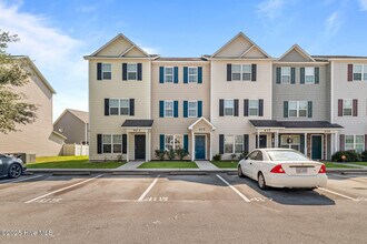 415 Caldwell Loop in Jacksonville, NC - Building Photo - Building Photo