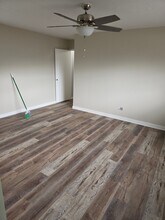 10336 Rocky Hollow Rd in La Porte, TX - Foto de edificio - Building Photo