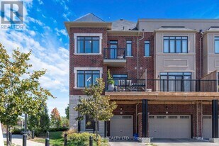 18 John Greene Ln in Richmond Hill, ON - Building Photo