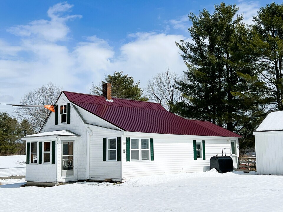 109 Church Hill Rd in Augusta, ME - Foto de edificio