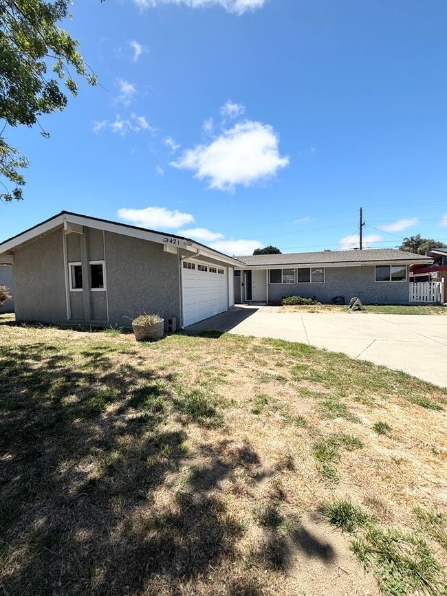 421 N Daisy St in Lompoc, CA - Building Photo - Building Photo