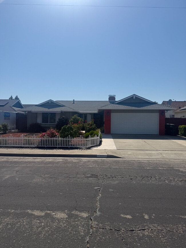 property at 1046 Arlington Rd