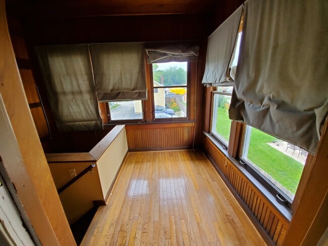 113 N Batavia Ave, Unit 2nd Floor in Batavia, IL - Building Photo - Building Photo